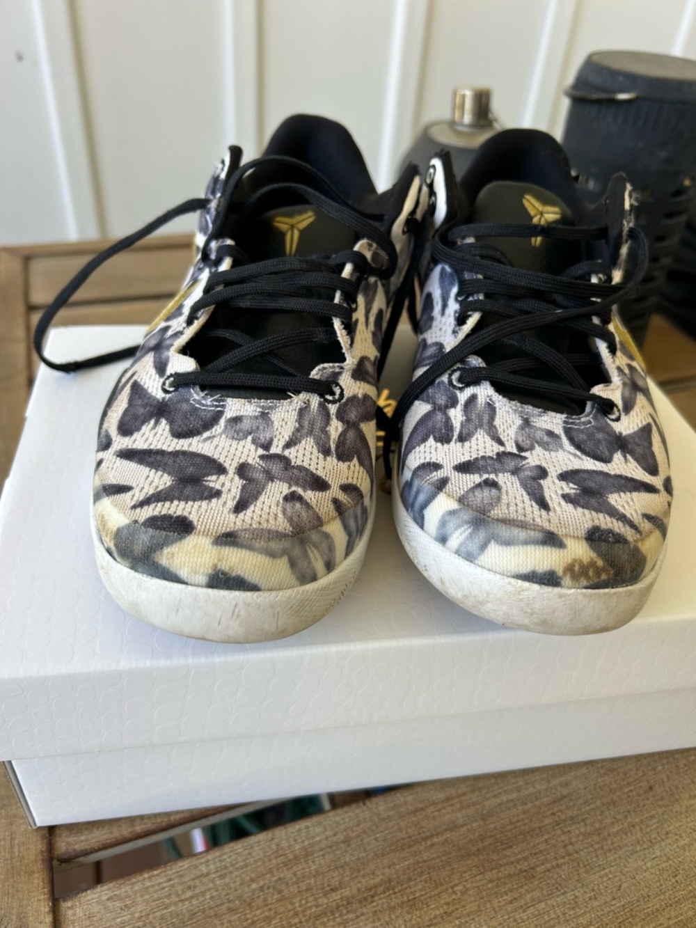 Kobe 8 Pro Toe Nike Leaf-Print Sneakers with Gold Swoosh - Picture 2 of 9